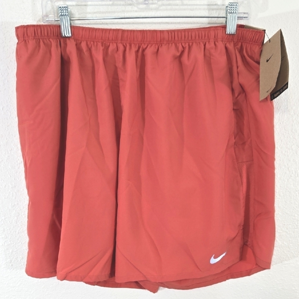 *NWT* NIKE Dri-Fit Orange Standard Fit 7" Length Running Shorts, size XXL